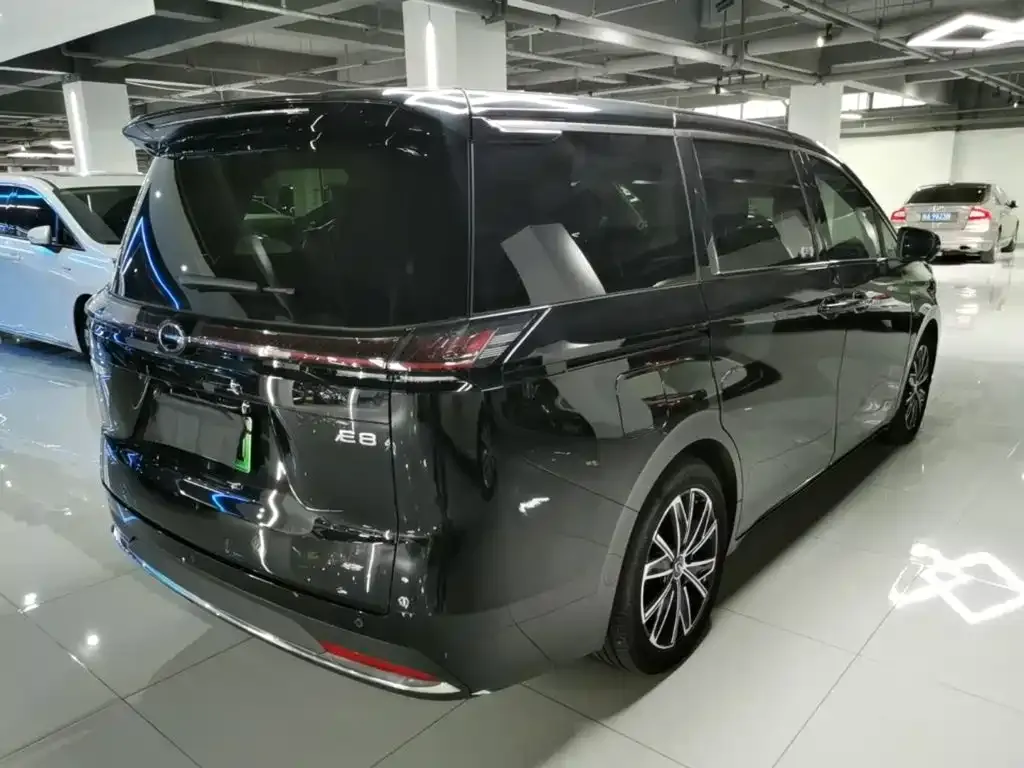 GAC Motor 传祺E8 PHEV — фото 4