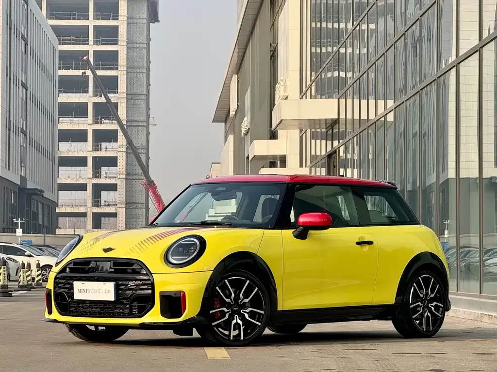 MINI JCW (John Cooper Works) — фото 1