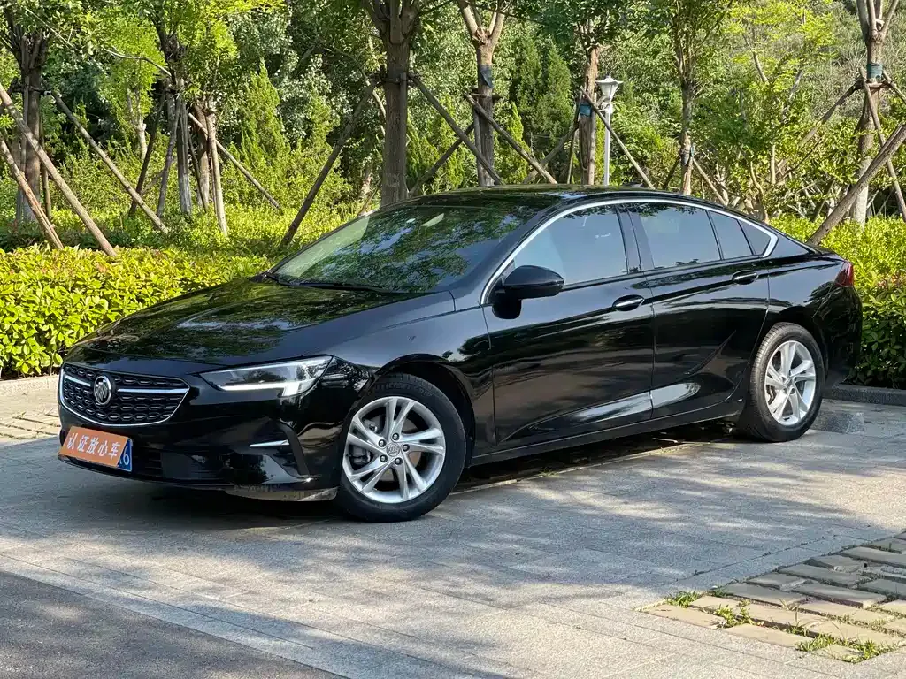 Buick Regal — фото 1