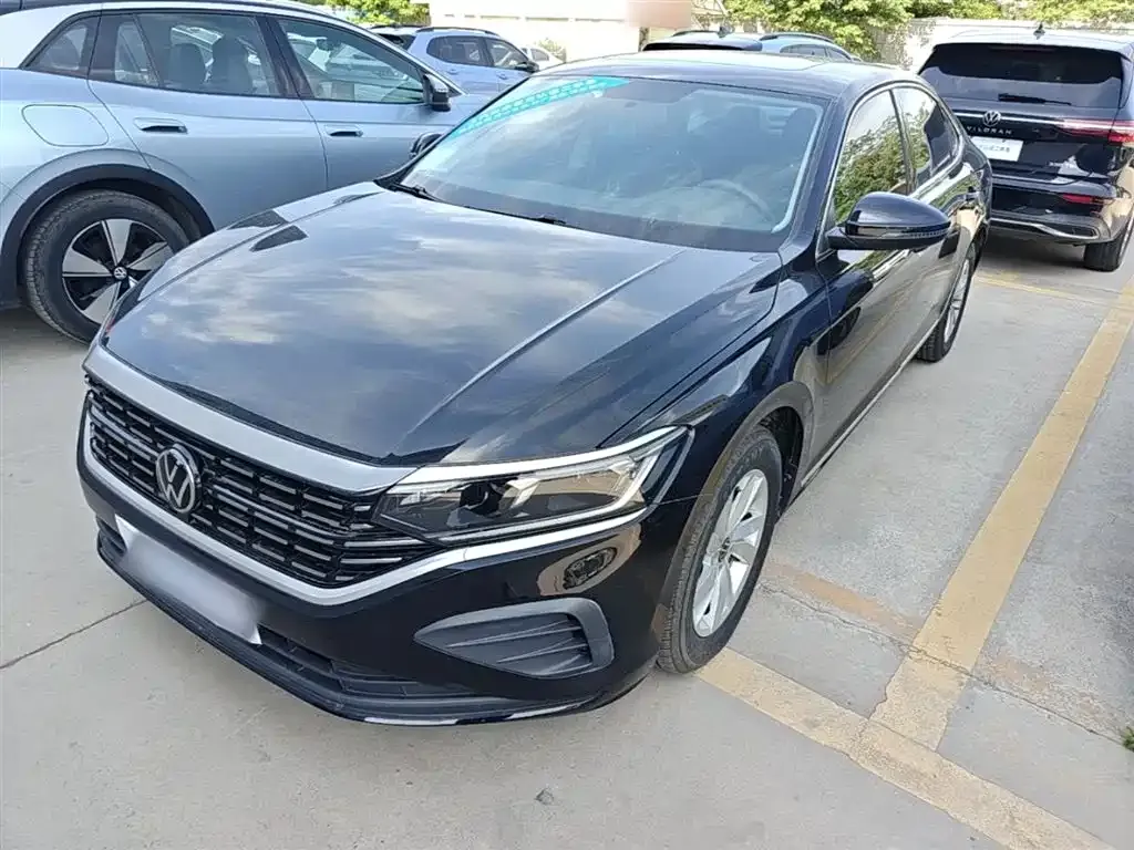 Volkswagen Passat — фото 1