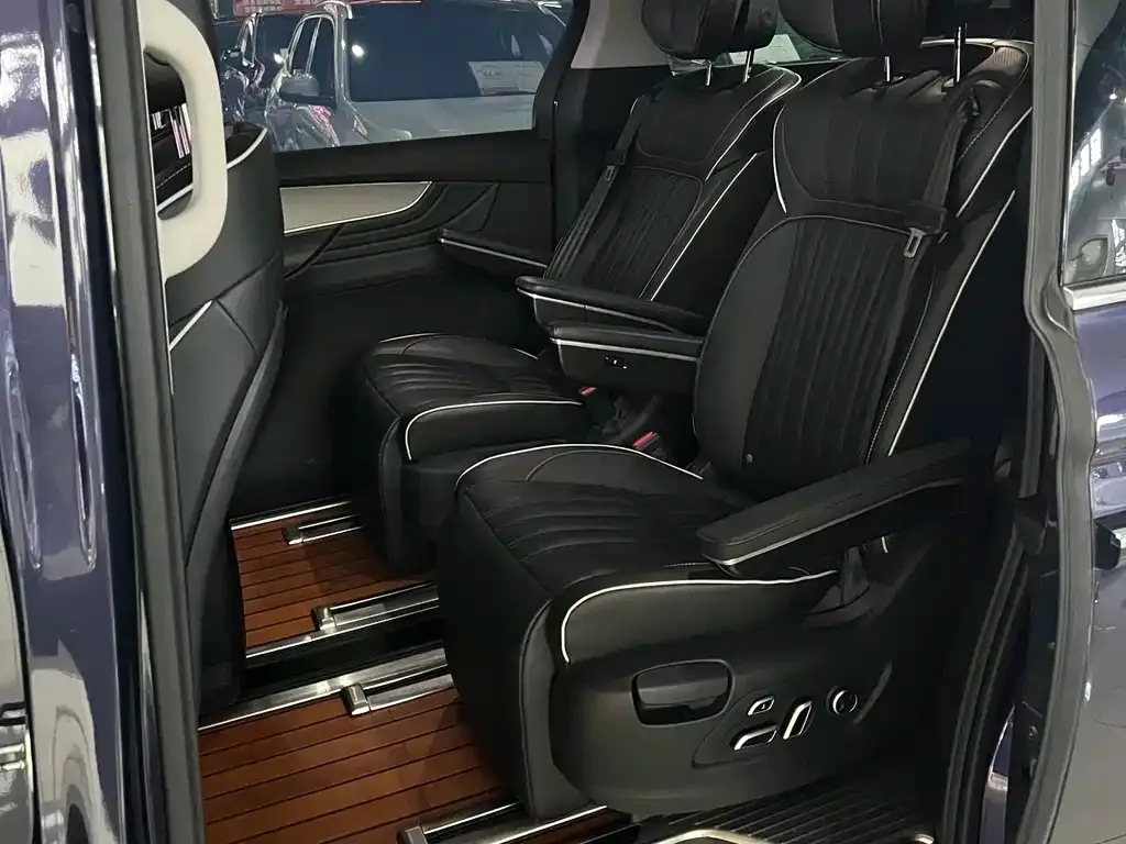 Roewe iMAX8 — фото 4