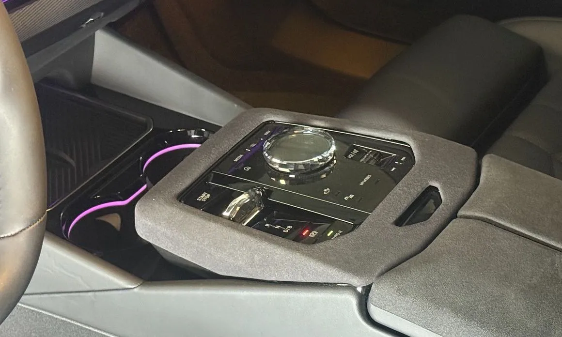 BMW i5 — фото 10