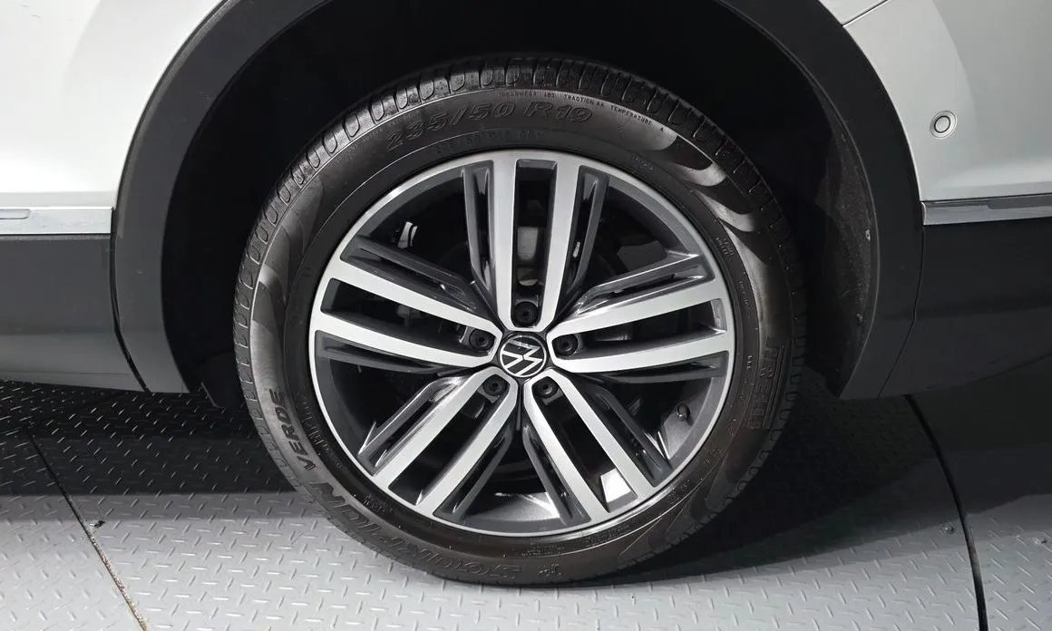 Volkswagen Tiguan — фото 9