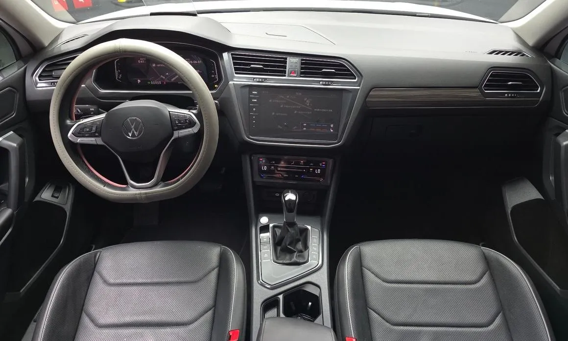 Volkswagen Tiguan — фото 7