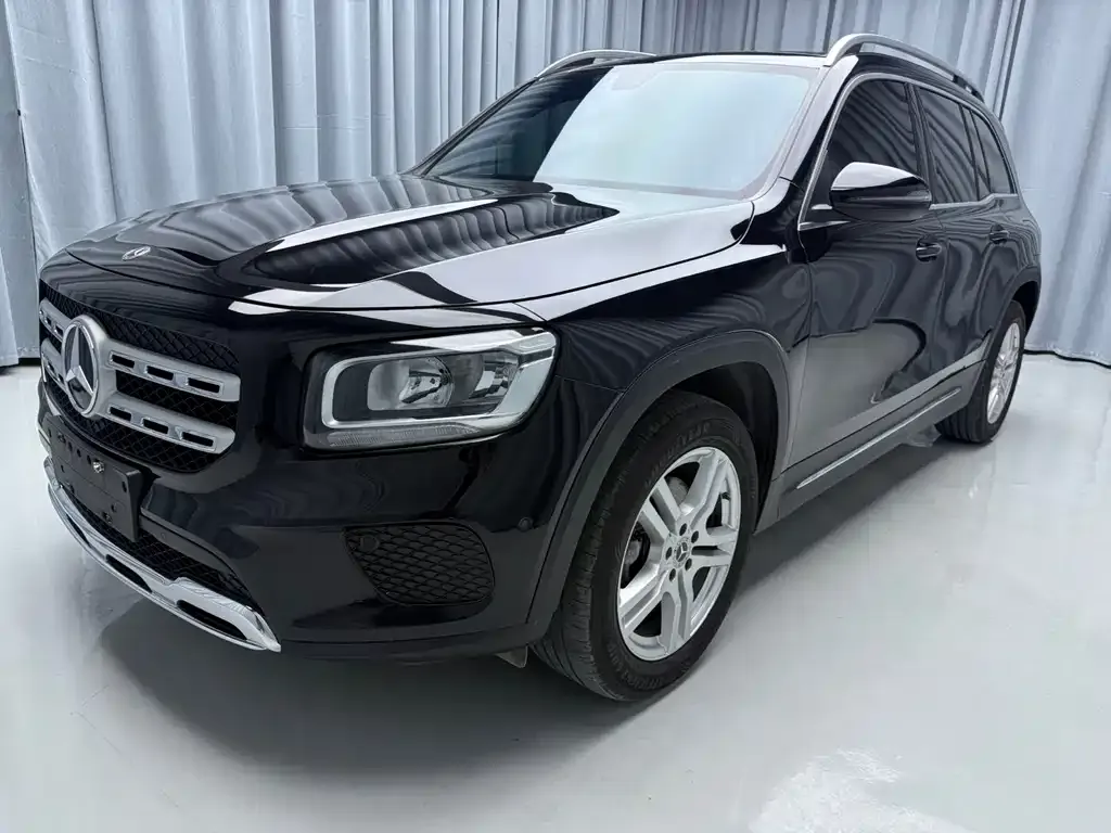 Mercedes-Benz GLB — фото 1