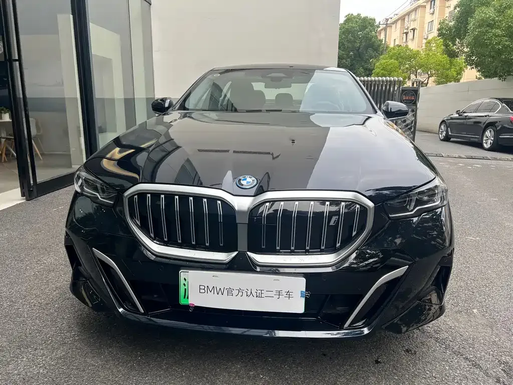 BMW i5 — фото 5