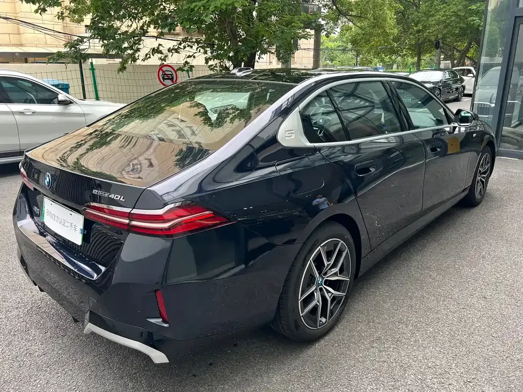 BMW i5 — фото 10