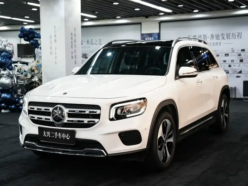 Mercedes-Benz GLB — фото 1
