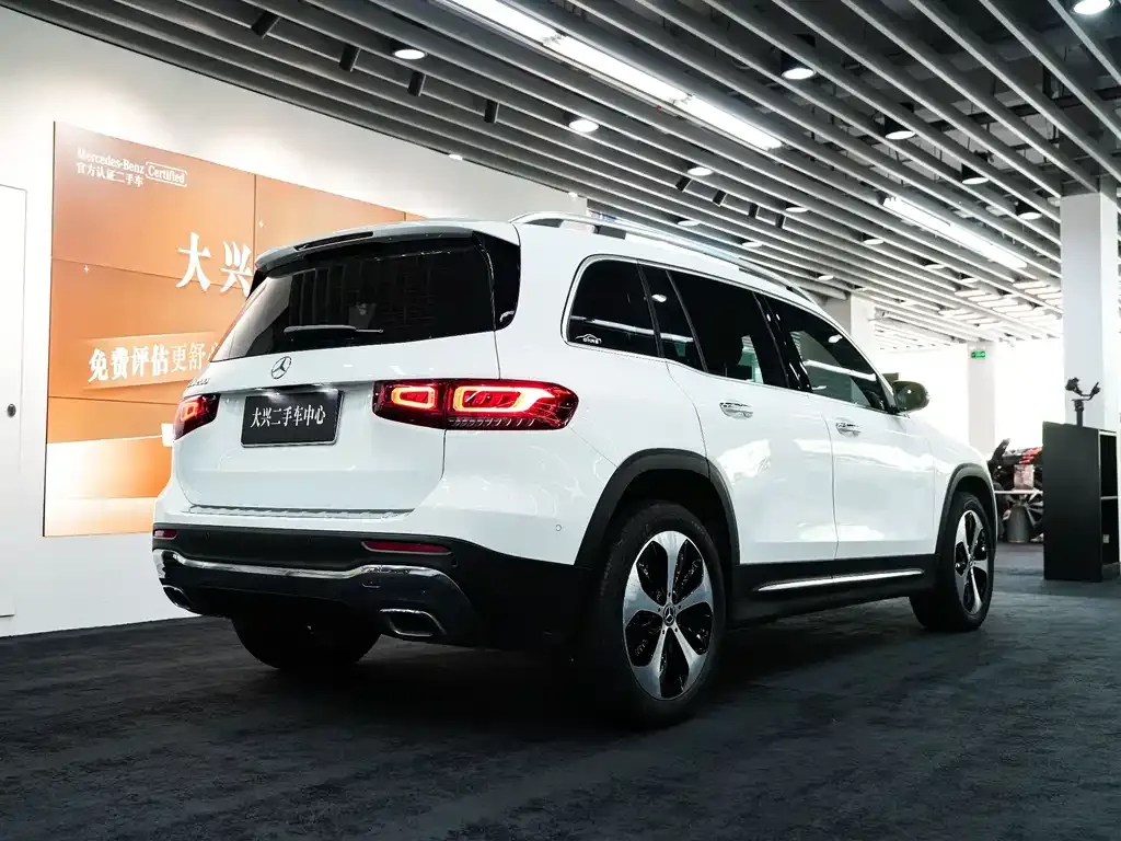Mercedes-Benz GLB — фото 8