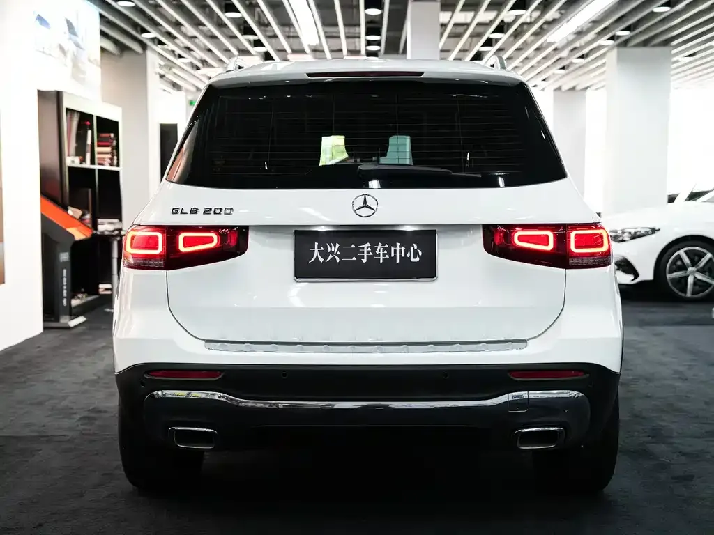 Mercedes-Benz GLB — фото 10