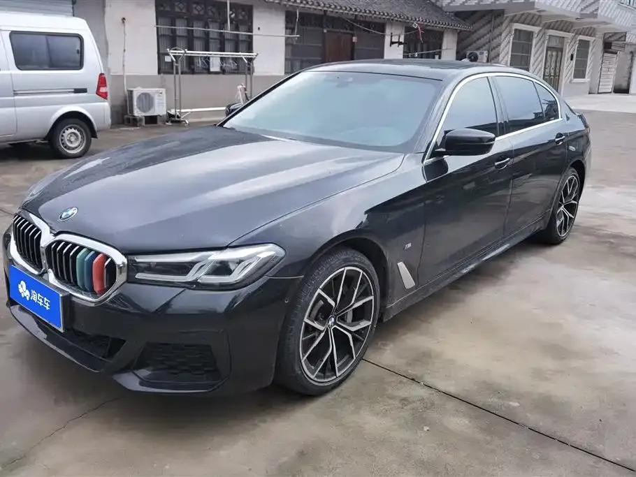 BMW 5 Series — фото 1