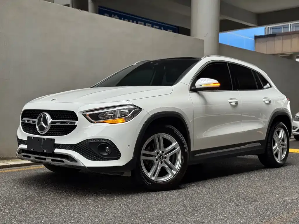 Mercedes-Benz GLA — фото 1