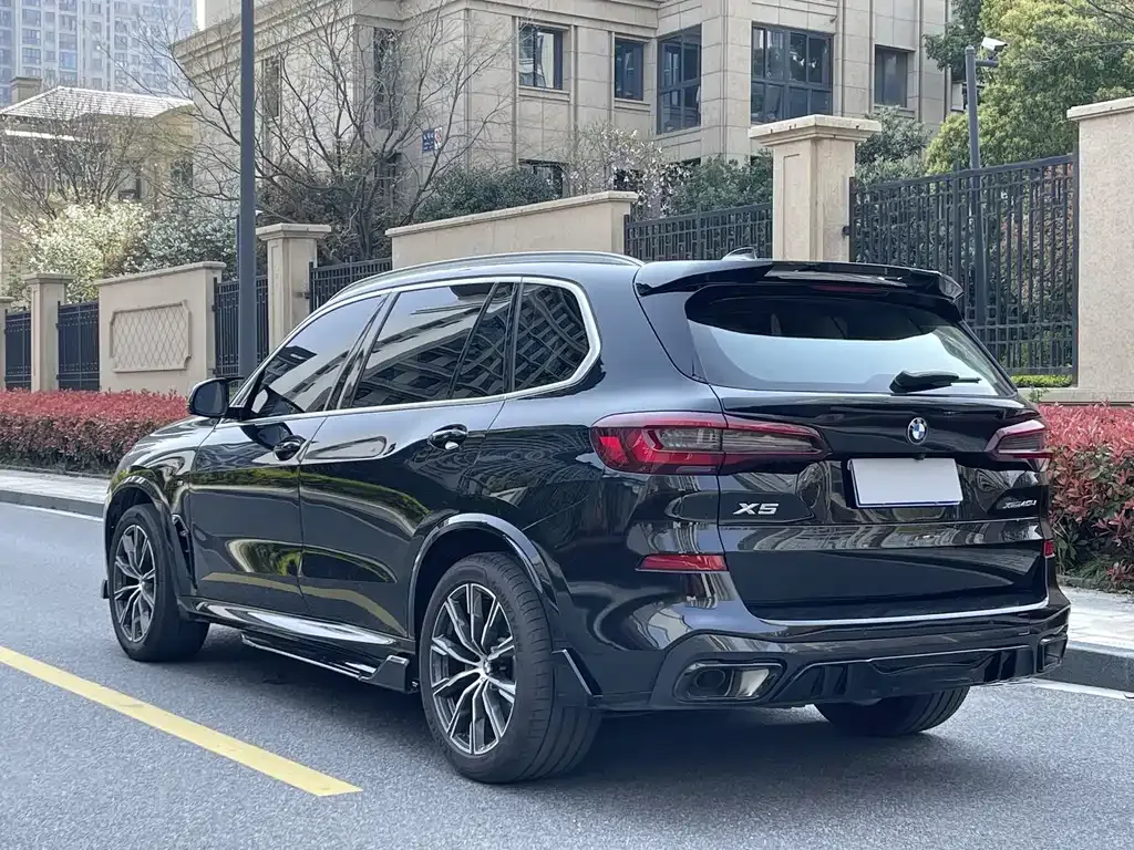 BMW X5 — фото 8