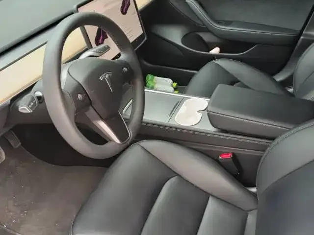 Tesla Model 3 — фото 3