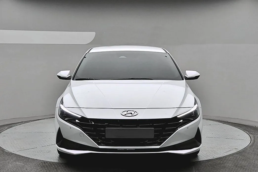 Hyundai AVANTE — фото 1