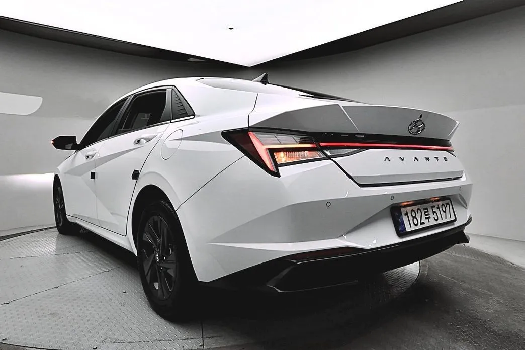 Hyundai AVANTE — фото 4