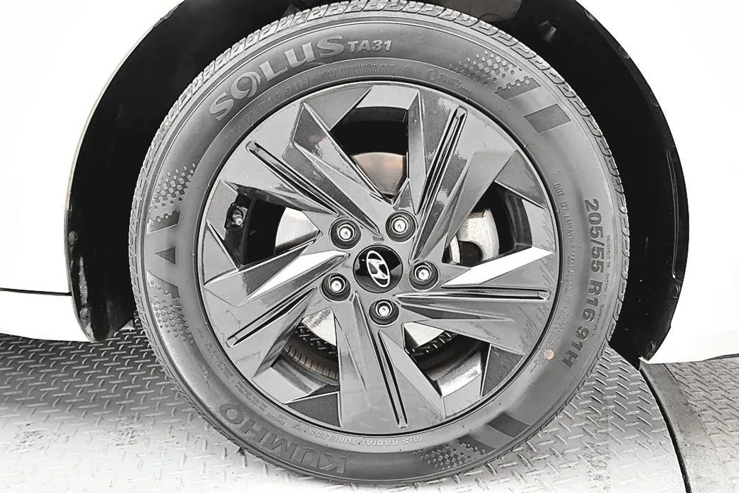 Hyundai AVANTE — фото 8