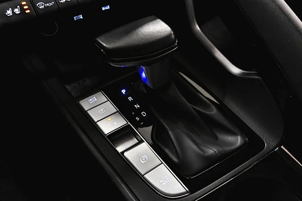 Hyundai AVANTE — фото 3