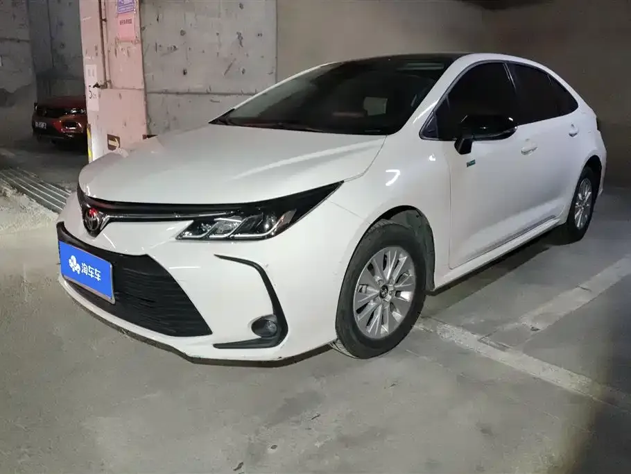 Toyota Corolla — фото 1