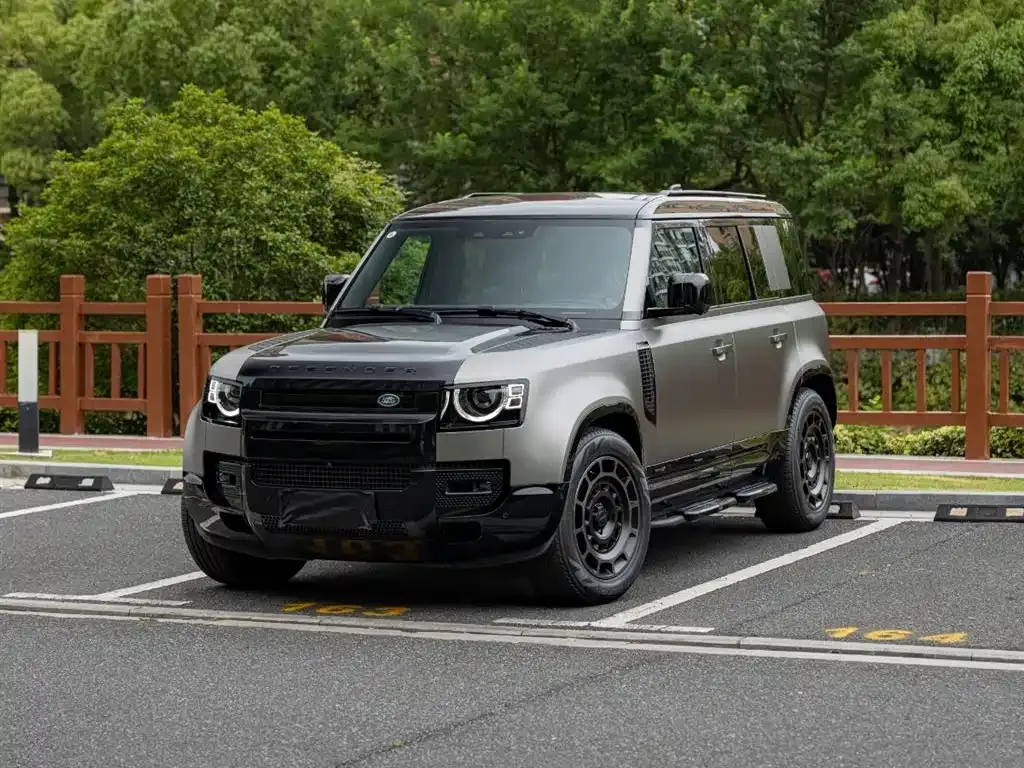Land Rover Defender — фото 1