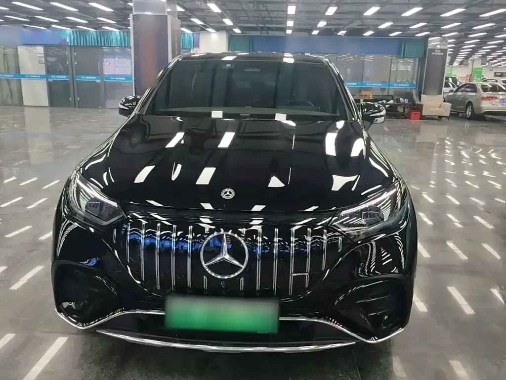 Mercedes-Benz EQE SUV — фото 9