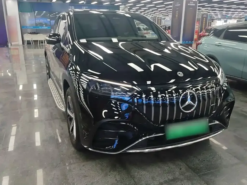 Mercedes-Benz EQE SUV — фото 6