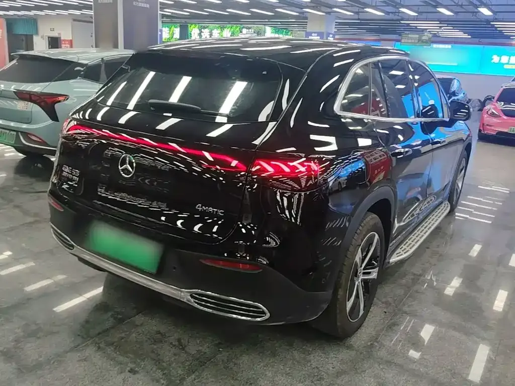 Mercedes-Benz EQE SUV — фото 4