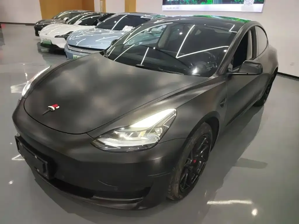 Tesla Model 3 — фото 1