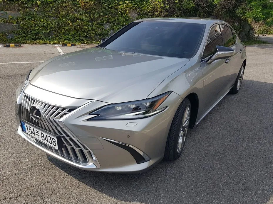 Lexus ES — фото 1