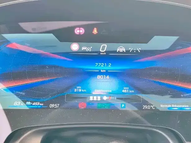Mercedes-Benz EQS AMG — фото 4