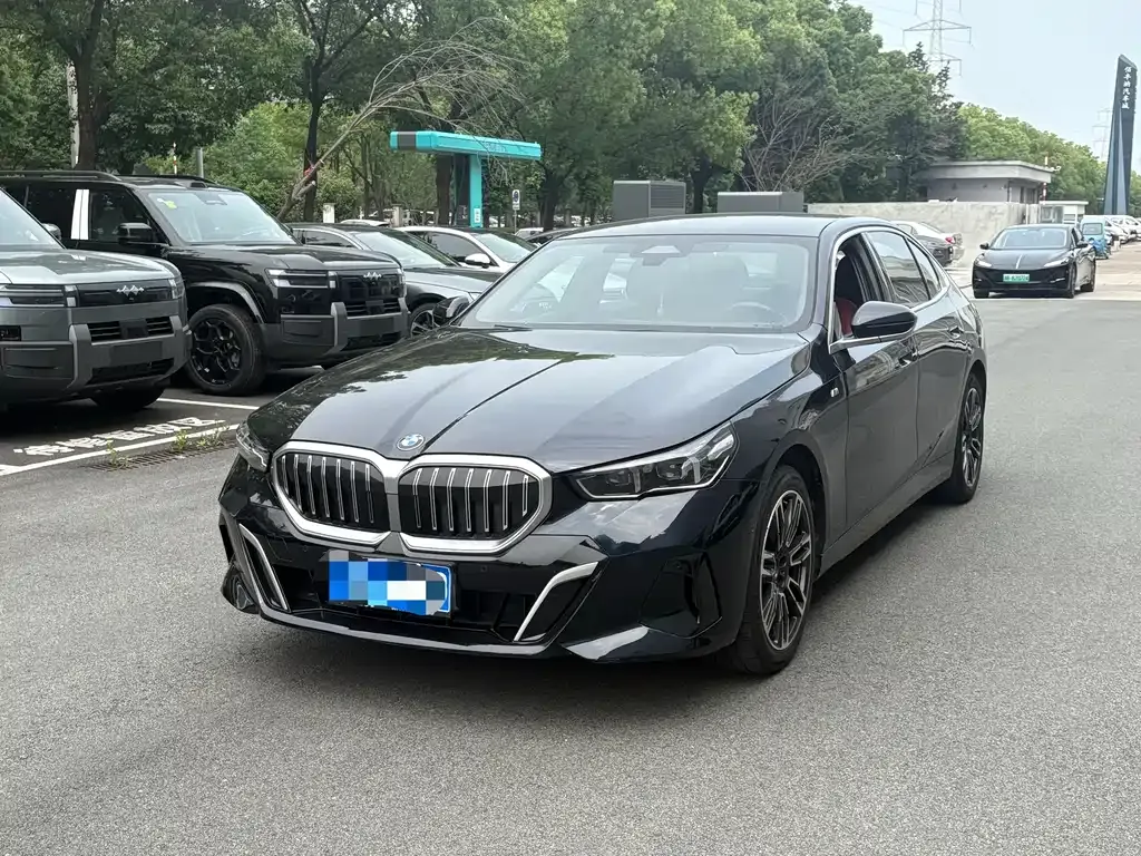 BMW 5 Series (Import) — фото 1
