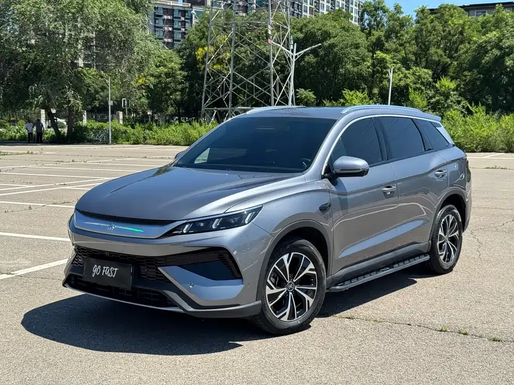 BYD L DM-i — фото 1