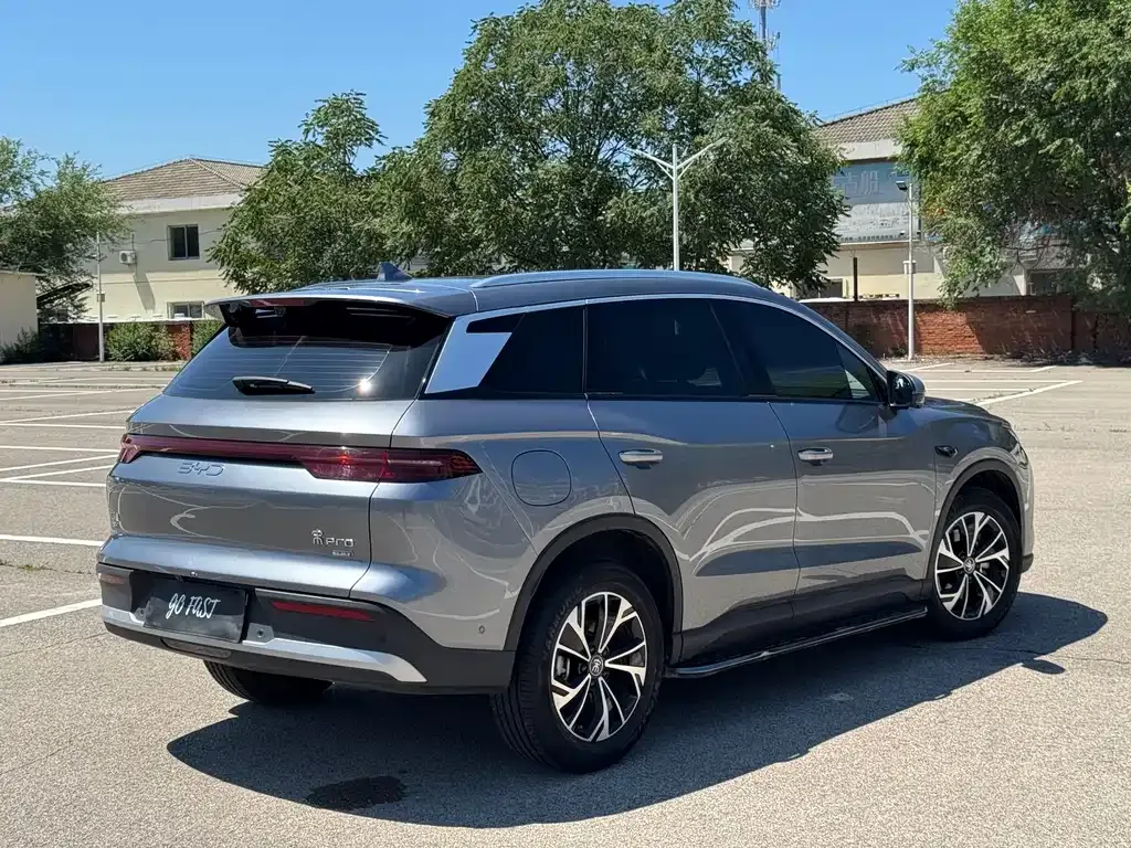 BYD L DM-i — фото 7
