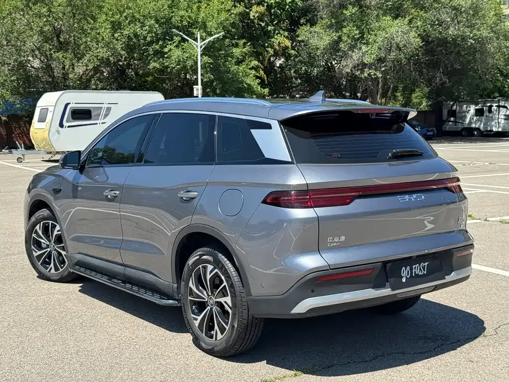 BYD L DM-i — фото 8