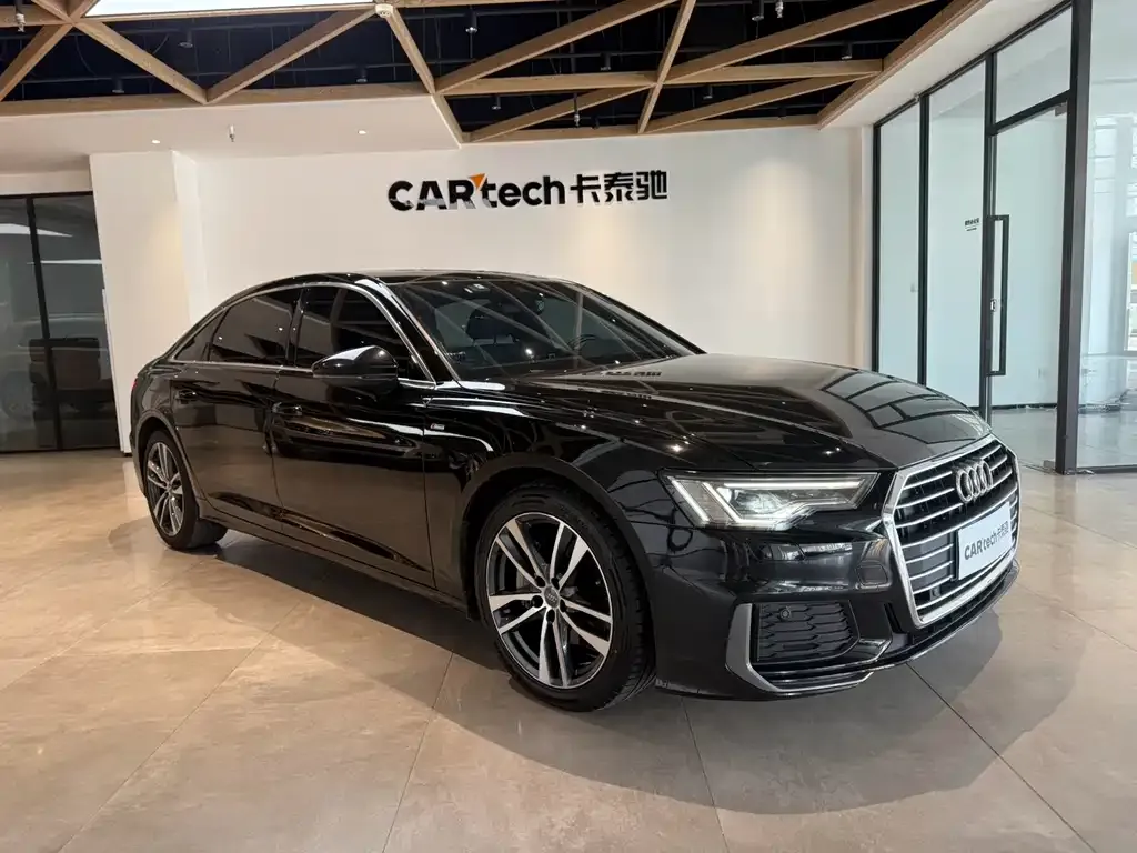 Audi A6L — фото 1