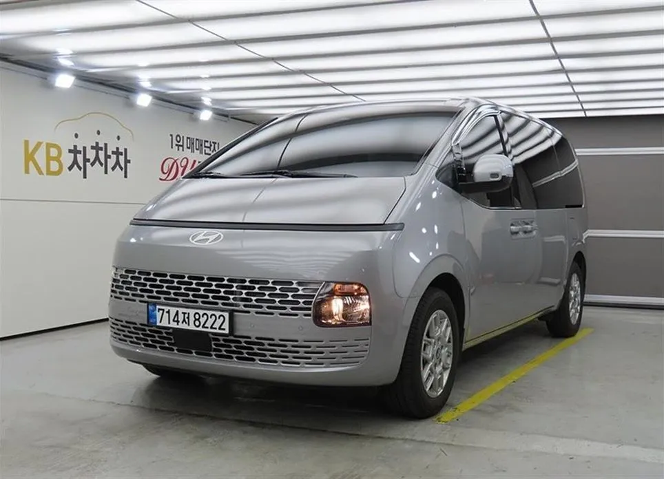Hyundai Staria — фото 1