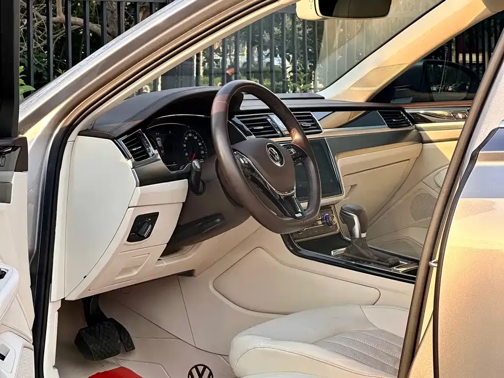 Volkswagen Phideon — фото 3