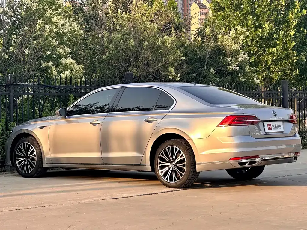 Volkswagen Phideon — фото 9