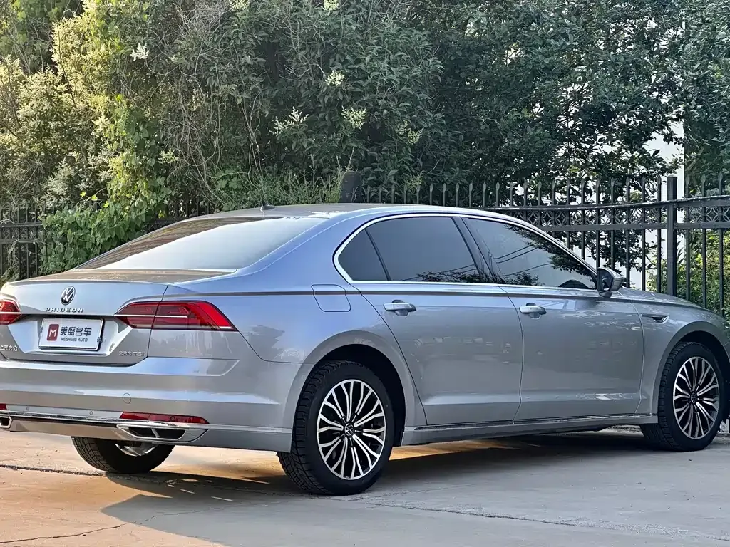 Volkswagen Phideon — фото 6