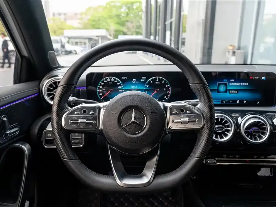 Mercedes-Benz A-Class — фото 8