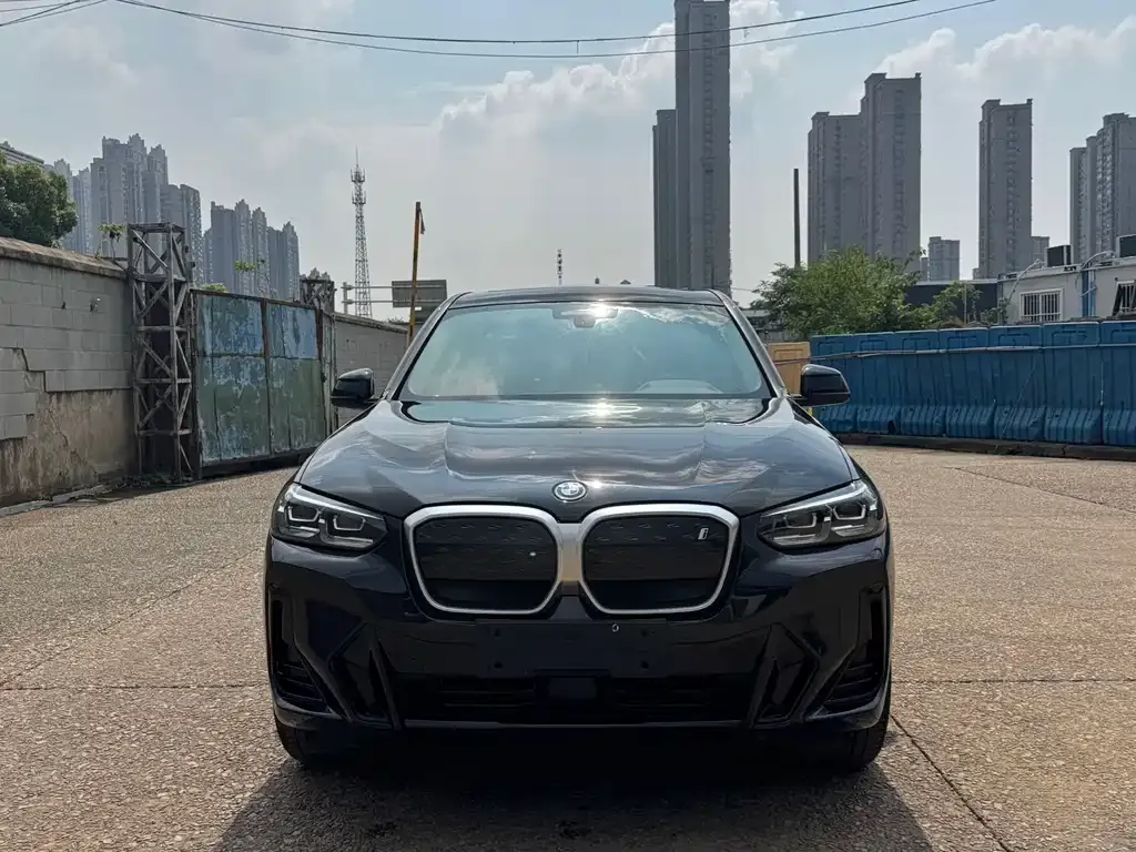 BMW iX3 — фото 4
