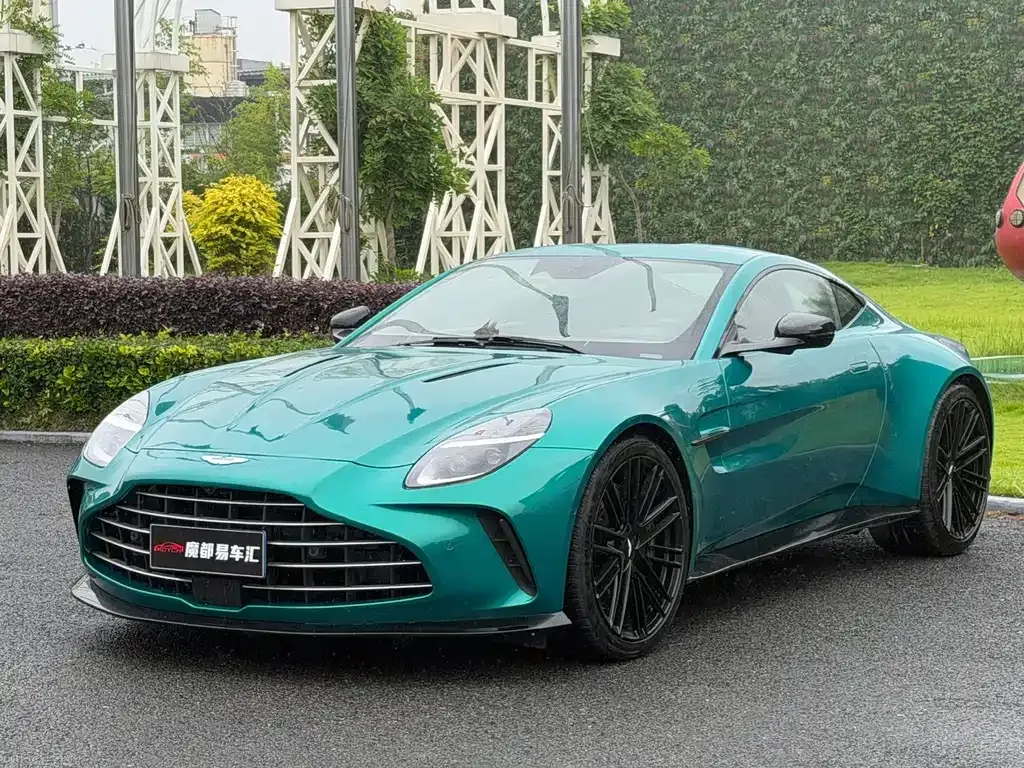 Aston Martin V8 Vantage — фото 1