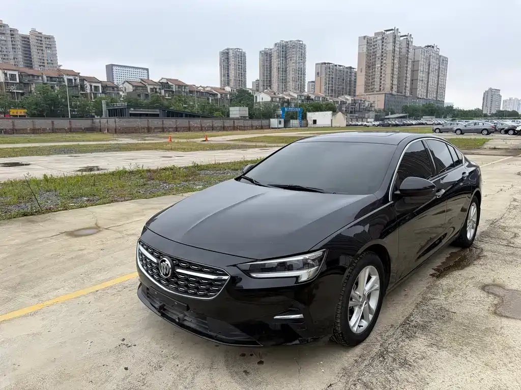 Buick Regal — фото 1