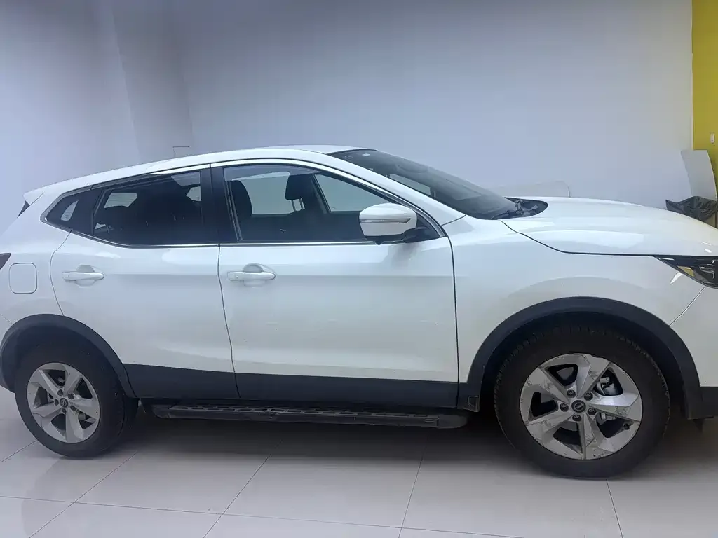 Nissan Qashqai — фото 4