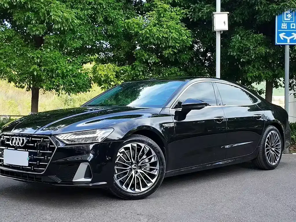 Audi A7L — фото 1