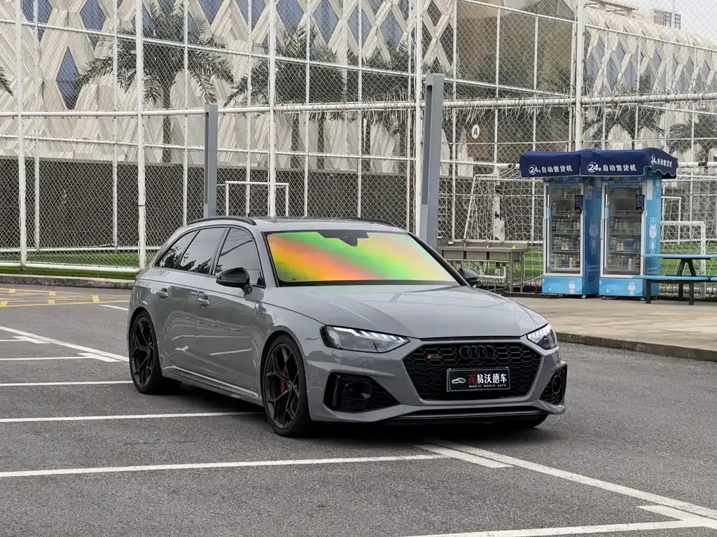 Audi RS 4 — фото 8