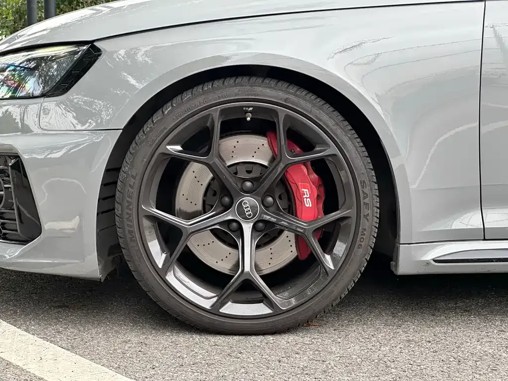 Audi RS 4 — фото 3
