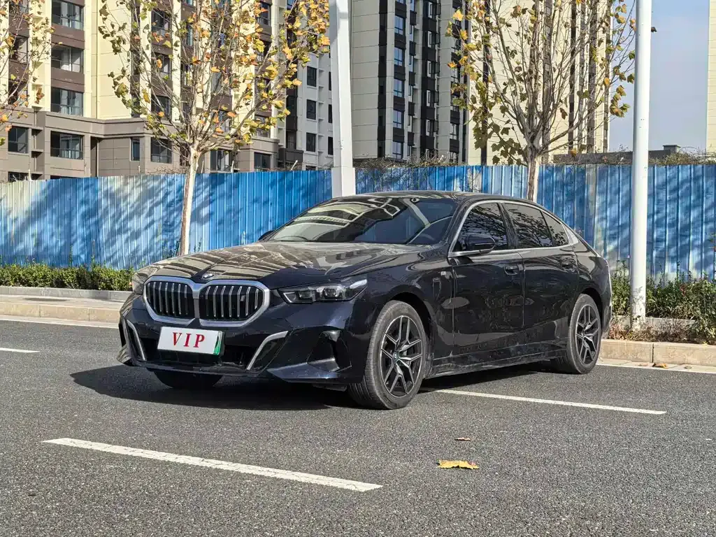 BMW i5 — фото 1