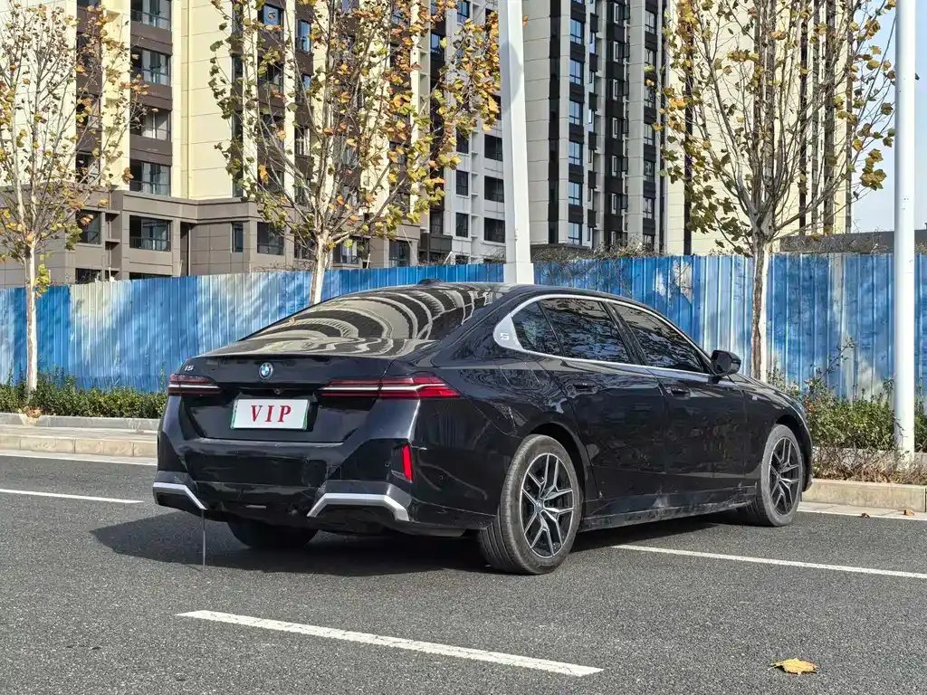 BMW i5 — фото 9