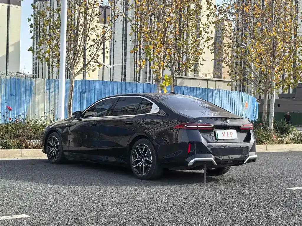 BMW i5 — фото 8